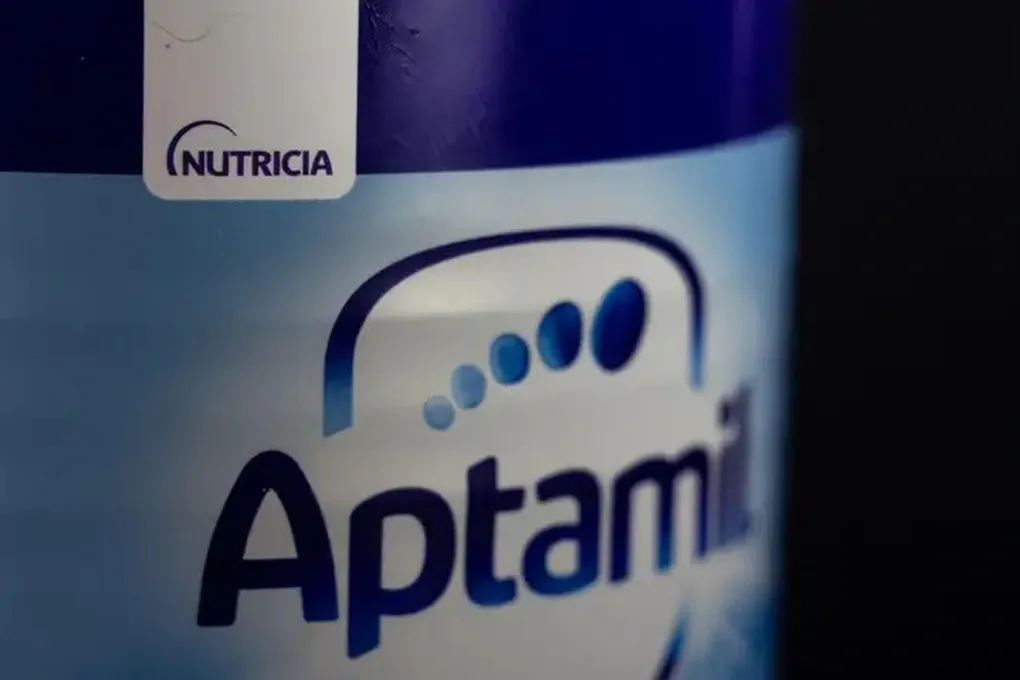 Thu hồi nhiều l&ocirc; sữa c&ocirc;ng thức tại Anh v&agrave; ch&acirc;u &Acirc;u do nghi nhiễm độc tố cereulide- Ảnh 1.