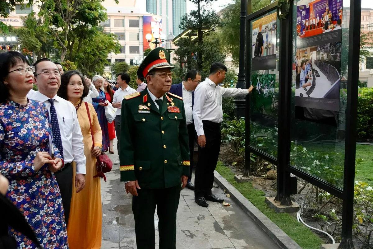 TP Hồ Chí Minh ra mắt “Con đường Nhiếp ảnh” - Ảnh 9.