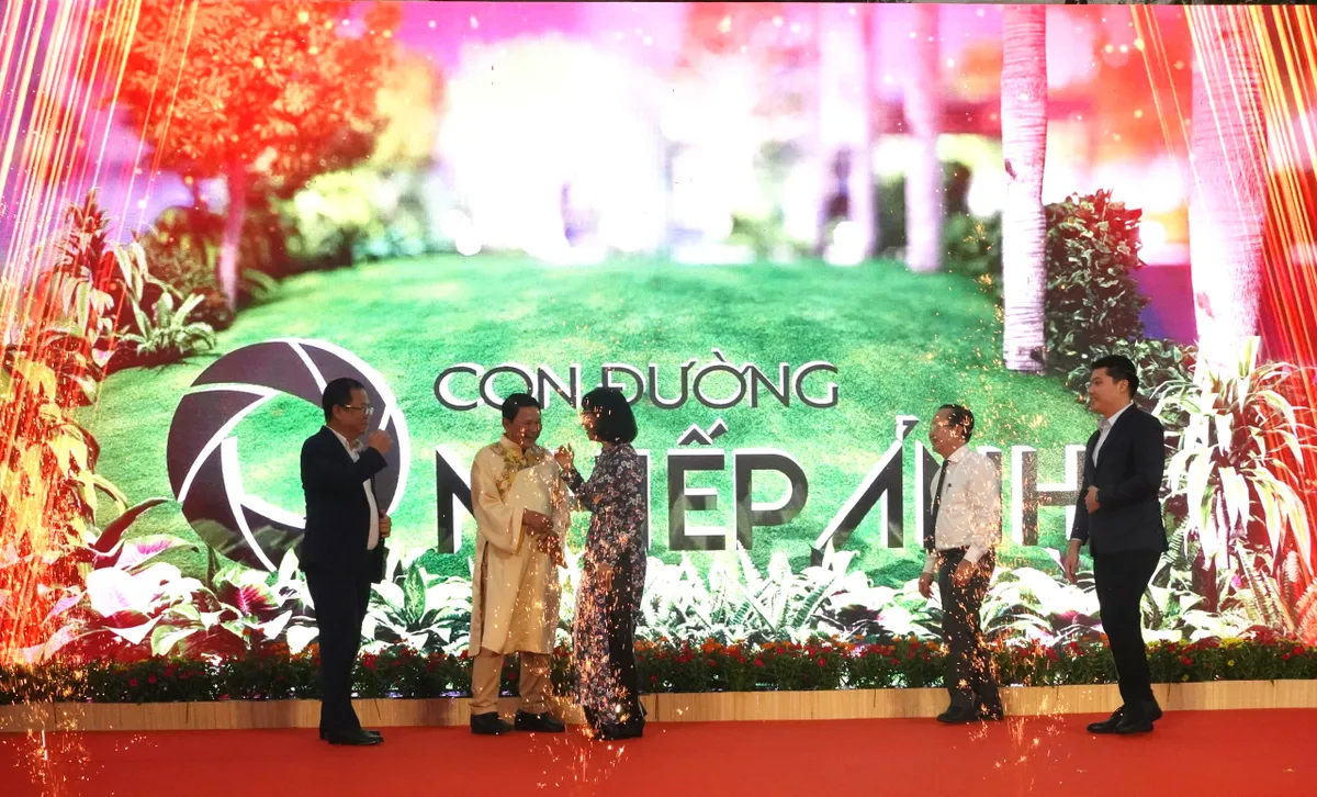 TP Hồ Chí Minh ra mắt “Con đường Nhiếp ảnh” - Ảnh 1.