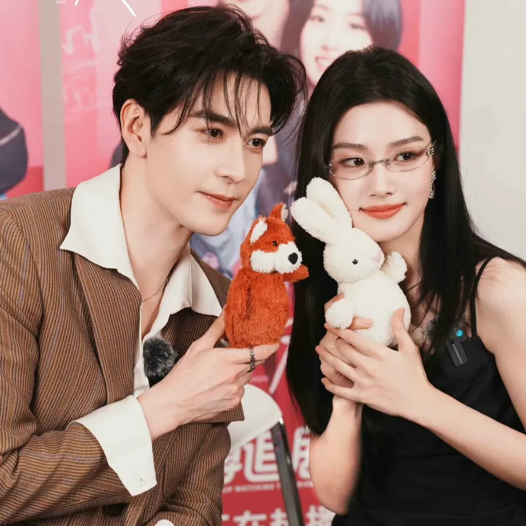 Cặp đ&ocirc;i Trần Tinh H&uacute;c, Dư Lục Hiểu g&acirc;y b&atilde;o m&agrave;n ảnh nhỏ - Ảnh 7.