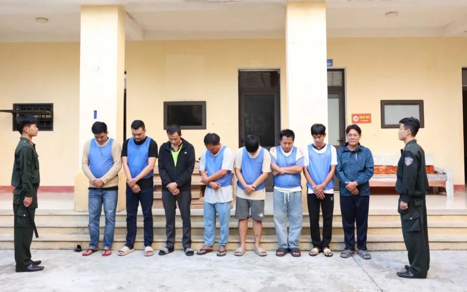 Các đối tượng trong đường dây bị bắt giữ