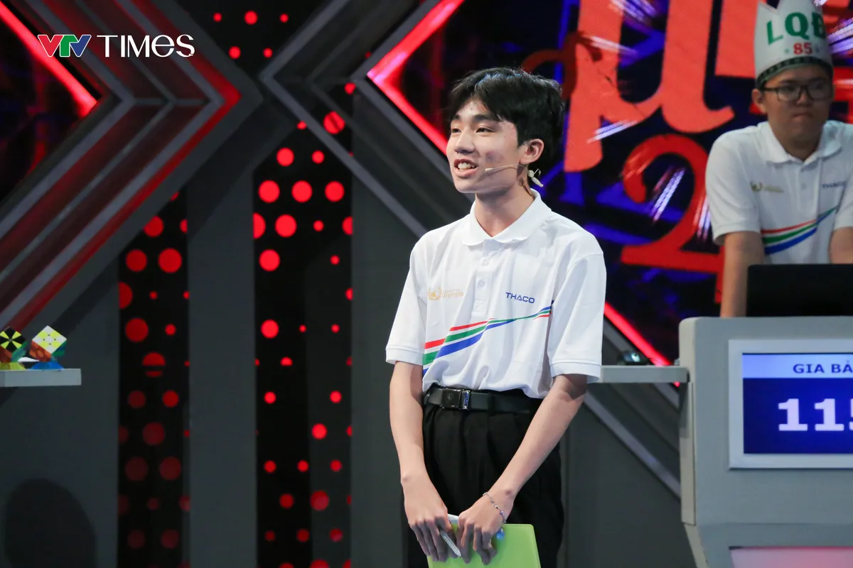 Đường l&ecirc;n đỉnh Olympia 2026: Gay cấn đến ph&uacute;t cuối, nam sinh gi&agrave;nh cầu truyền h&igrave;nh Chung kết đầu ti&ecirc;n - Ảnh 9.