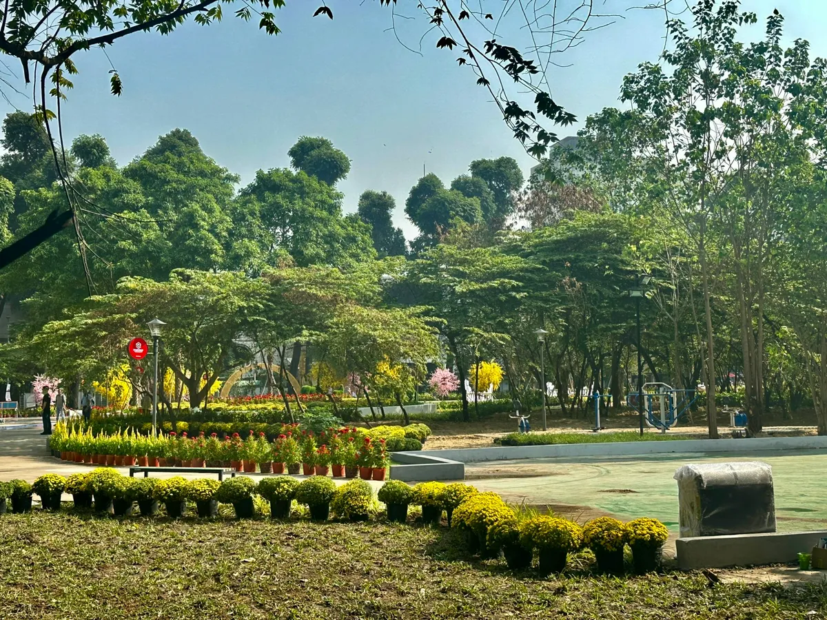 Khu “đất vàng” Nhà thi đấu Phan Đình Phùng lột xác đón Tết - Ảnh 5.