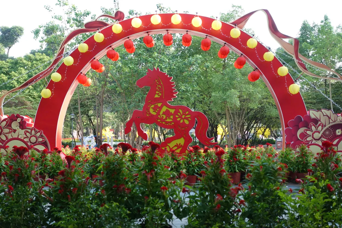 Khu “đất vàng” Nhà thi đấu Phan Đình Phùng lột xác đón Tết - Ảnh 1.