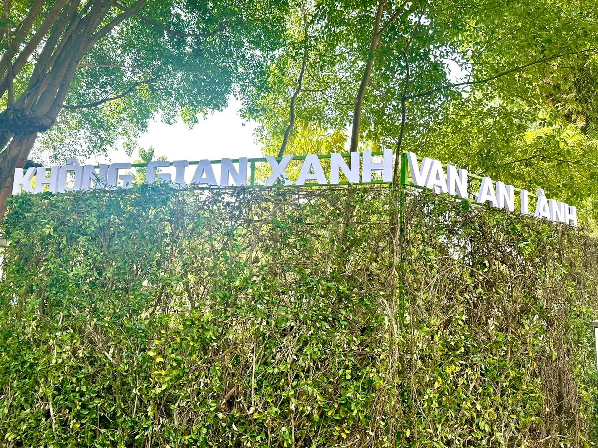 Khu “đất vàng” Nhà thi đấu Phan Đình Phùng lột xác đón Tết - Ảnh 10.