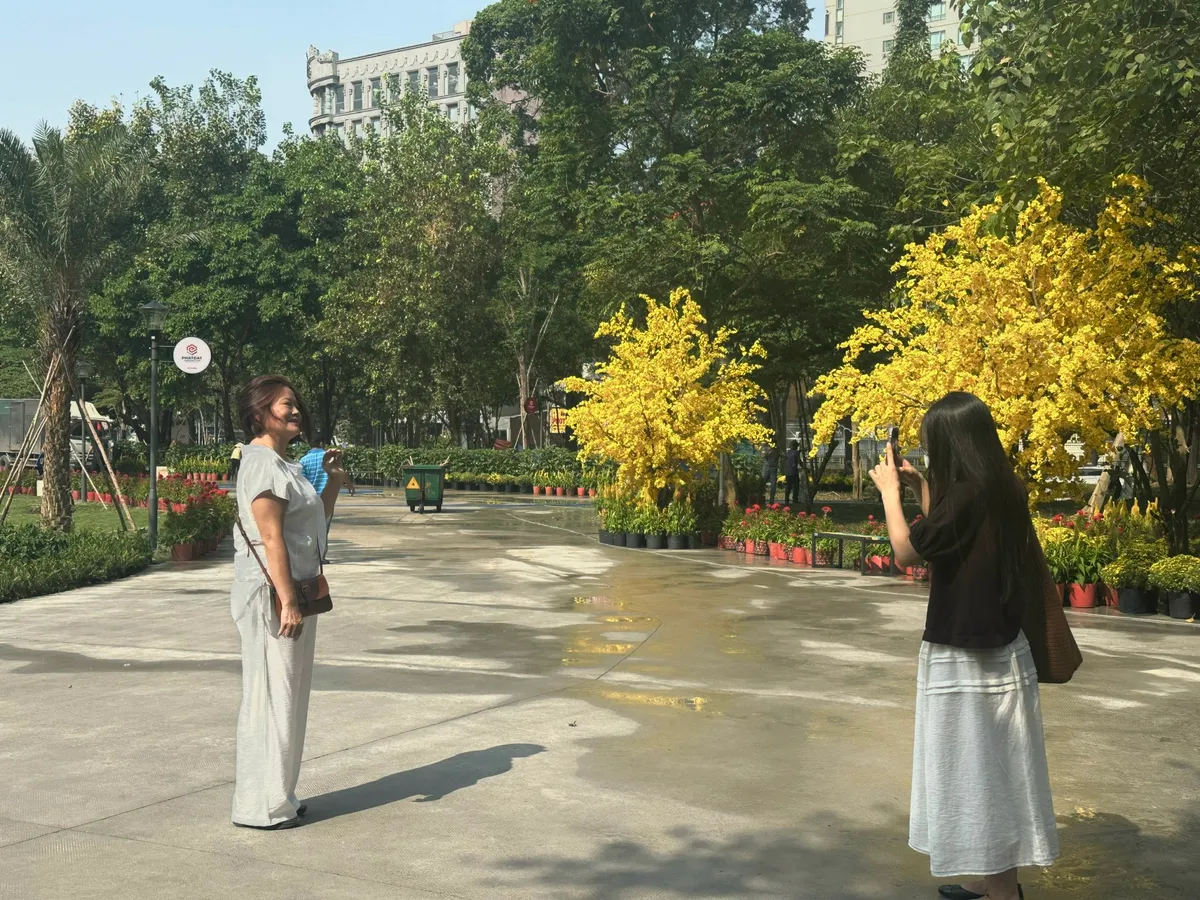 Khu “đất vàng” Nhà thi đấu Phan Đình Phùng lột xác đón Tết - Ảnh 16.