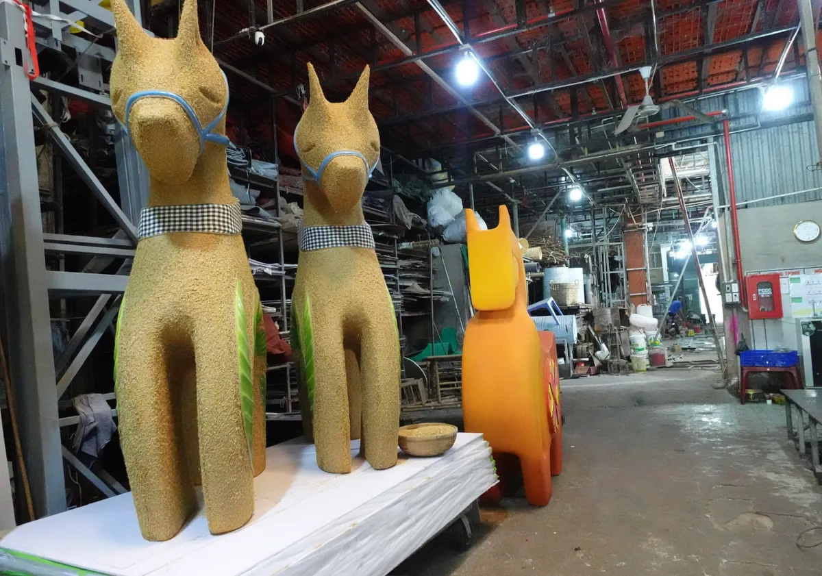 Thăm xưởng chế tác linh vật cho Đường hoa Nguyễn Huệ- Ảnh 5. Thăm xưởng chế tác linh vật cho Đường hoa Nguyễn Huệ- Ảnh 5.