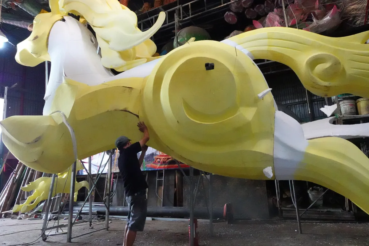 Thăm xưởng chế tác linh vật cho Đường hoa Nguyễn Huệ- Ảnh 11. Thăm xưởng chế tác linh vật cho Đường hoa Nguyễn Huệ- Ảnh 11.