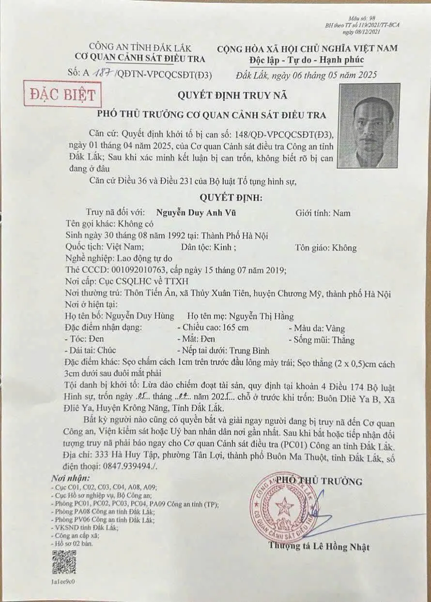 TP Hồ Chí Minh: Kiểm tra hành chính, phát hiện đối tượng truy nã trong khách sạn- Ảnh 2. TP Hồ Chí Minh: Kiểm tra hành chính, phát hiện đối tượng truy nã trong khách sạn- Ảnh 2.