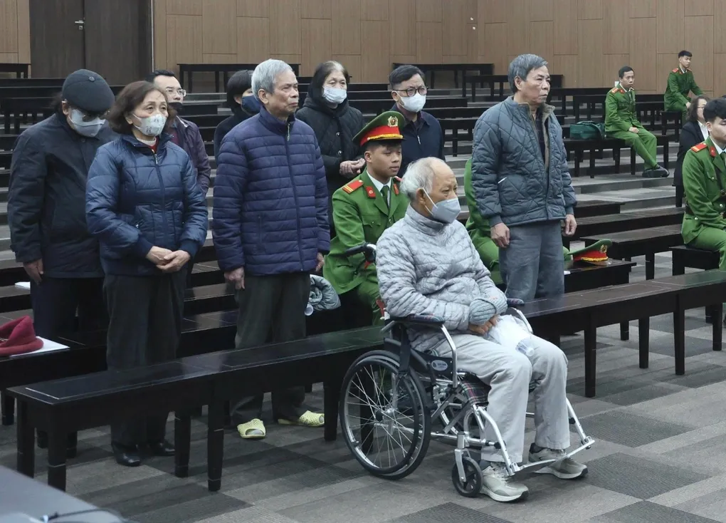 Cựu Tổng gi&aacute;m đốc Vicem khai nhận tiền &ldquo;cảm ơn&rdquo; 800 triệu đồng, cho rằng kh&ocirc;ng bất thường v&igrave; thu nhập cao- Ảnh 1.