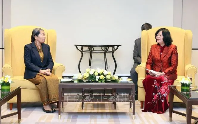 Chủ tịch Ủy ban Trung ương Mặt trận Tổ quốc Việt Nam Bùi Thị Minh Hoài tiếp đồng chí Men Sam An, Phó Chủ tịch Đảng Nhân dân Campuchia, Chủ tịch Hội đồng quốc gia Mặt trận Đoàn kết và Phát triển Tổ quốc Campuchia. Ảnh: An Đăng/TTXVN