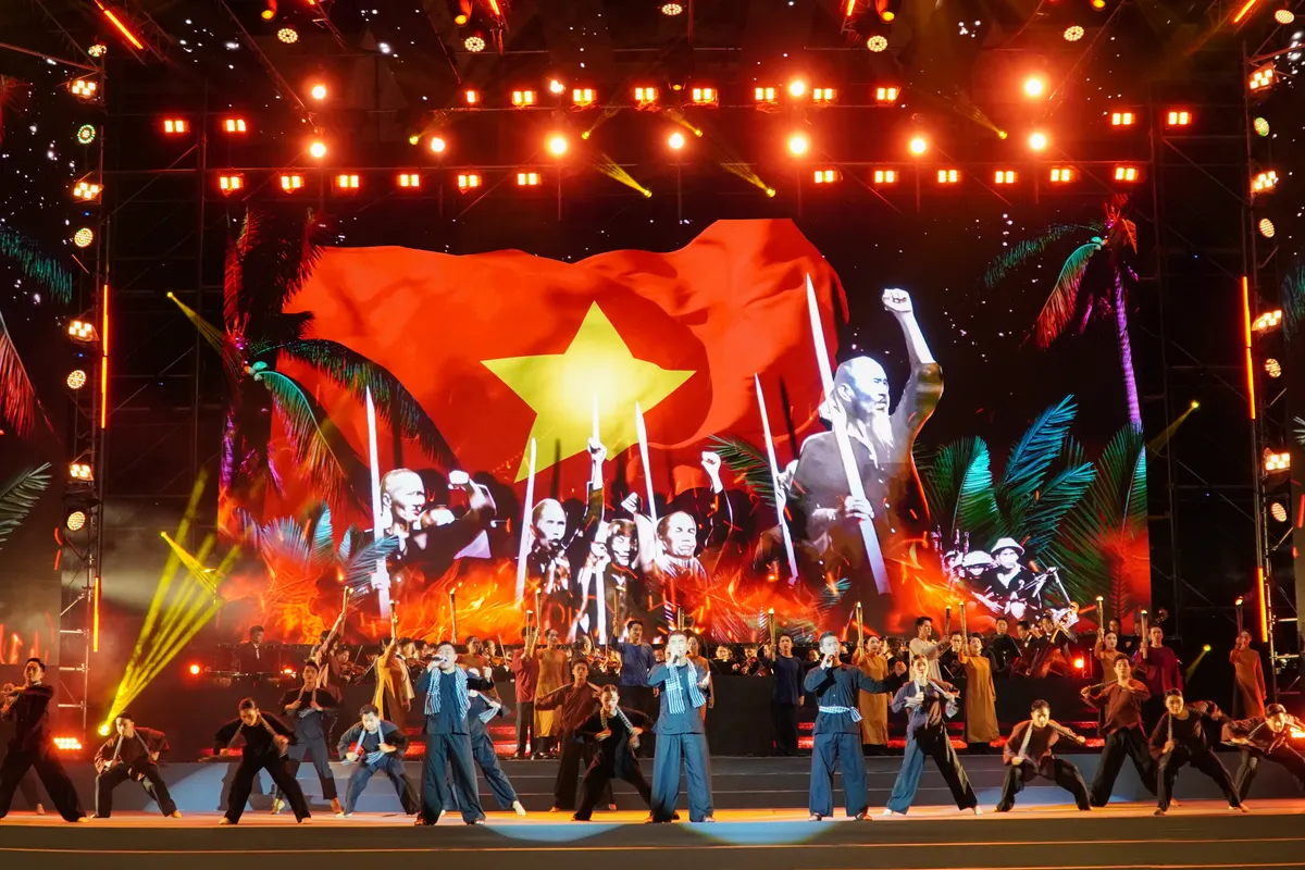 Những khoảnh khắc ấn tượng của chương trình nghệ thuật “Ánh sáng niềm tin và khát vọng” - Ảnh 2.