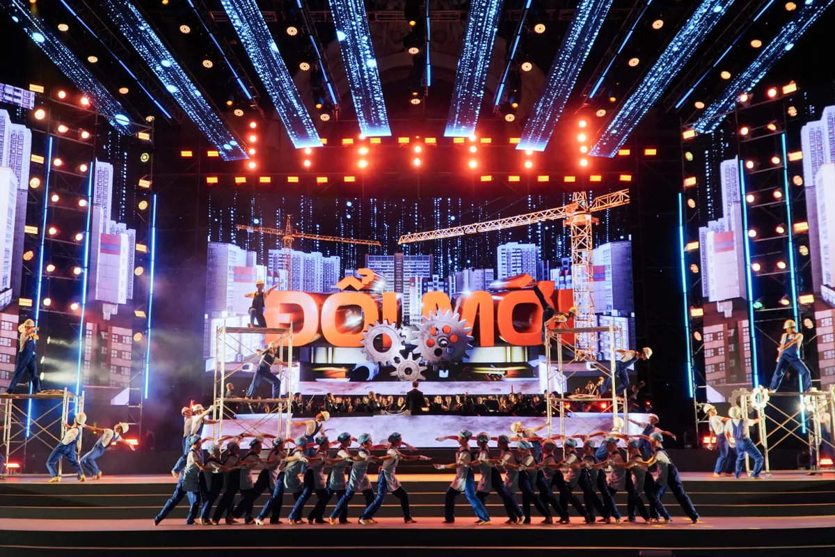 Những khoảnh khắc ấn tượng của chương trình nghệ thuật “Ánh sáng niềm tin và khát vọng” - Ảnh 14.