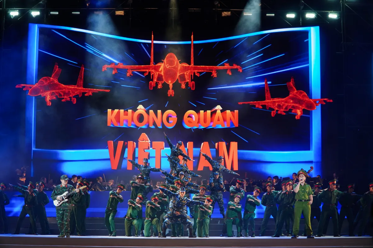 Những khoảnh khắc ấn tượng của chương trình nghệ thuật “Ánh sáng niềm tin và khát vọng” - Ảnh 10.