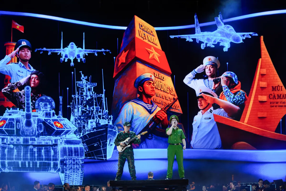 Những khoảnh khắc ấn tượng của chương trình nghệ thuật “Ánh sáng niềm tin và khát vọng” - Ảnh 9.