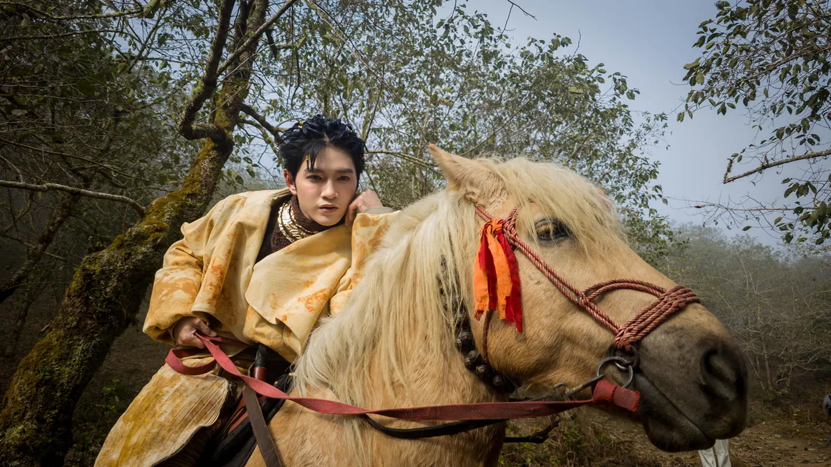 &Acirc;m hưởng d&acirc;n ca Th&aacute;i v&agrave; vẻ đẹp v&ugrave;ng cao trong MV nhạc Xu&acirc;n "Chồng ải chồng ai" - Ảnh 3.