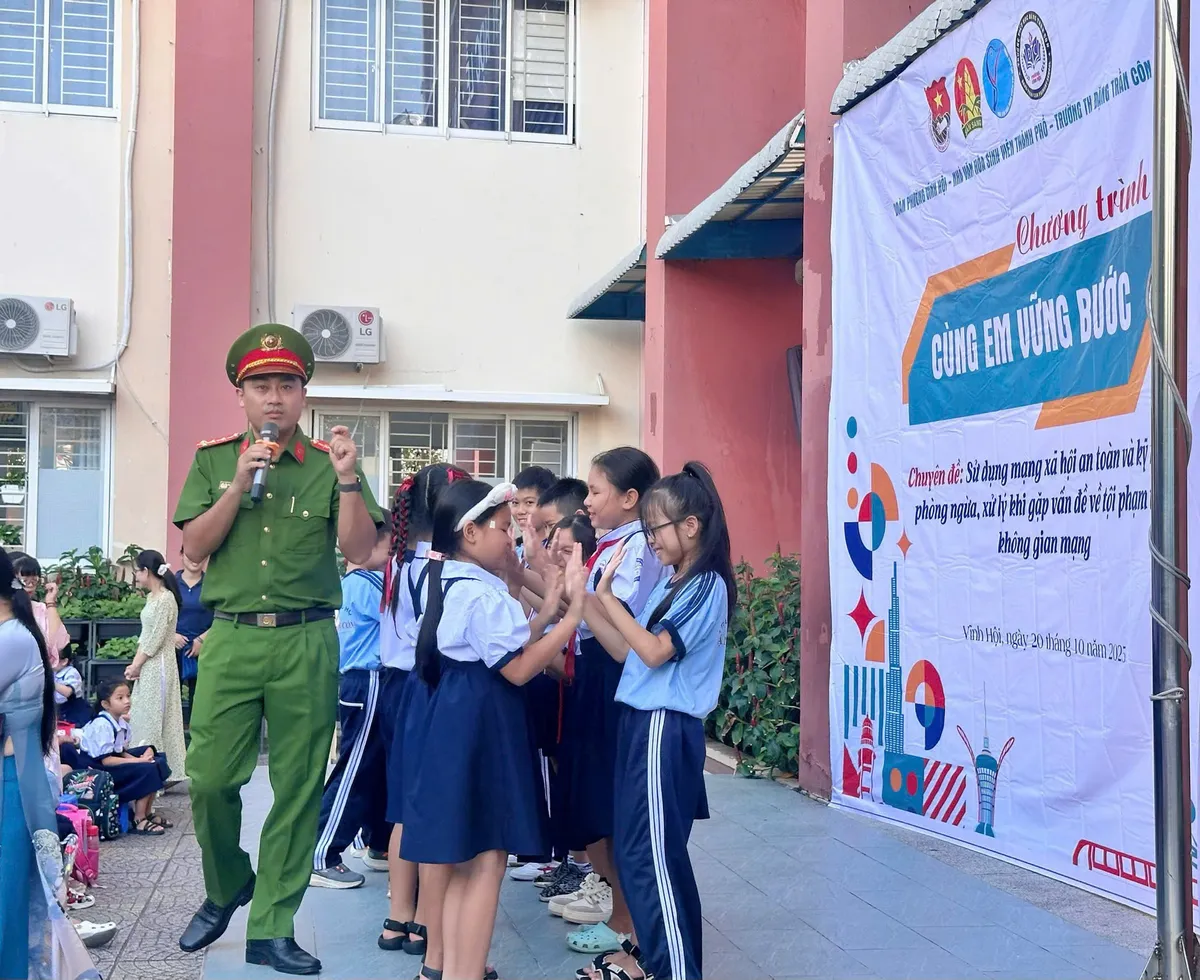 "Bắt cóc online" bùng phát: Trung bình 2 ngày/vụ ở TP Hồ Chí Minh - Ảnh 1.