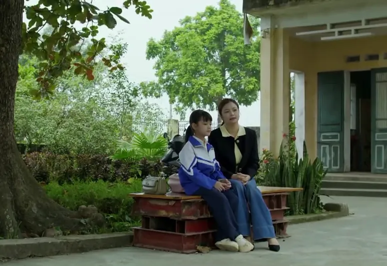 Gia đình trái dấu - Tập 25: Bị tổn thương, bé Nhi 10 tuổi tự bỏ đi vào Đắk Lắk - Ảnh 1.