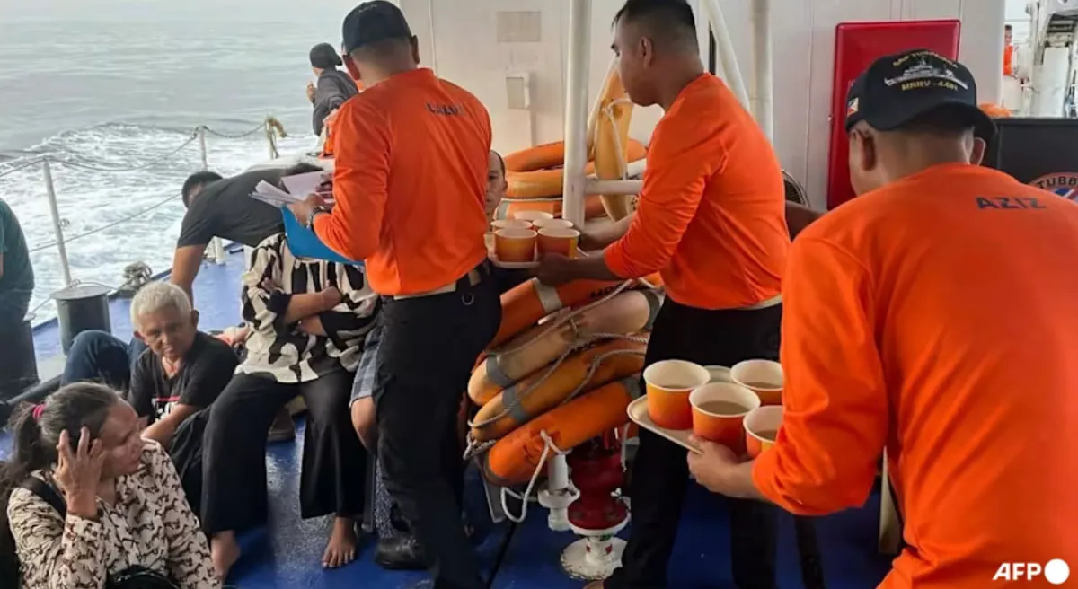 Ch&igrave;m ph&agrave; chở hơn 350 người tại Philippines, &iacute;t nhất 15 người thiệt mạng- Ảnh 1.