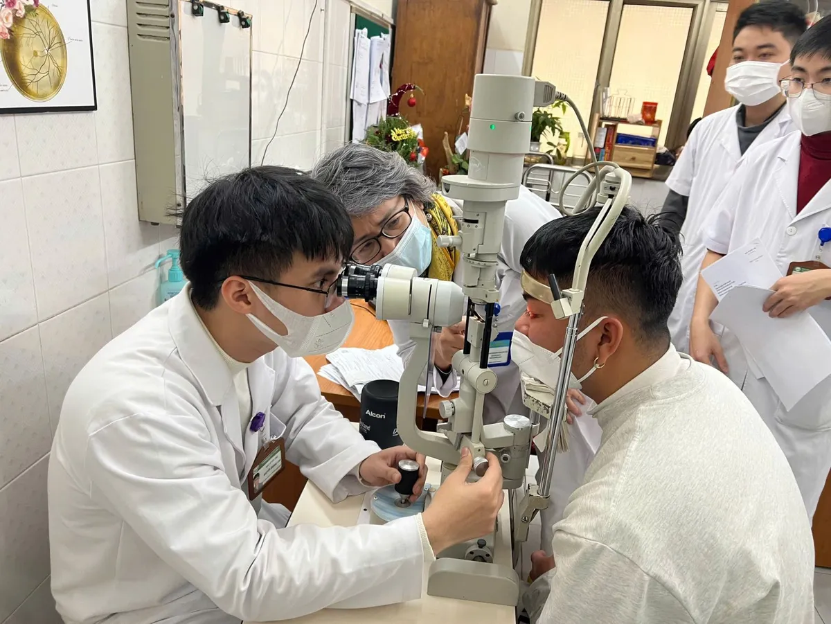 Li&ecirc;n tiếp ca chấn thương mắt nghi&ecirc;m trọng do ph&aacute;o- Ảnh 1.