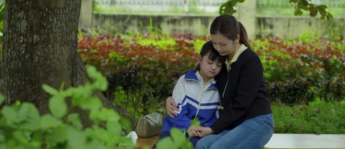 Gia đình trái dấu - Tập 25: Vợ lao mình đi giải cứu con riêng của chồng khỏi bắt cóc- Ảnh 4. Gia đình trái dấu - Tập 25: Vợ lao mình đi giải cứu con riêng của chồng khỏi bắt cóc- Ảnh 4.