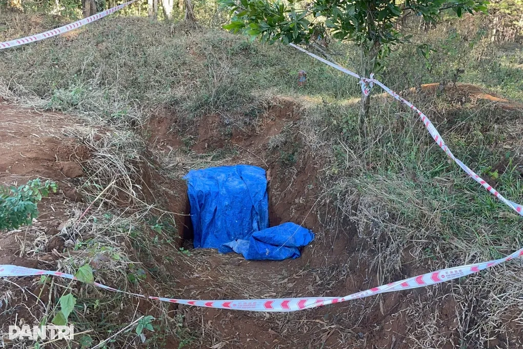 Ph&aacute;t hiện xe m&aacute;y nghi d&ugrave;ng trong vụ cướp ng&acirc;n h&agrave;ng ở Gia Lai bị ch&ocirc;n c&aacute;ch hiện trường 5km- Ảnh 1.