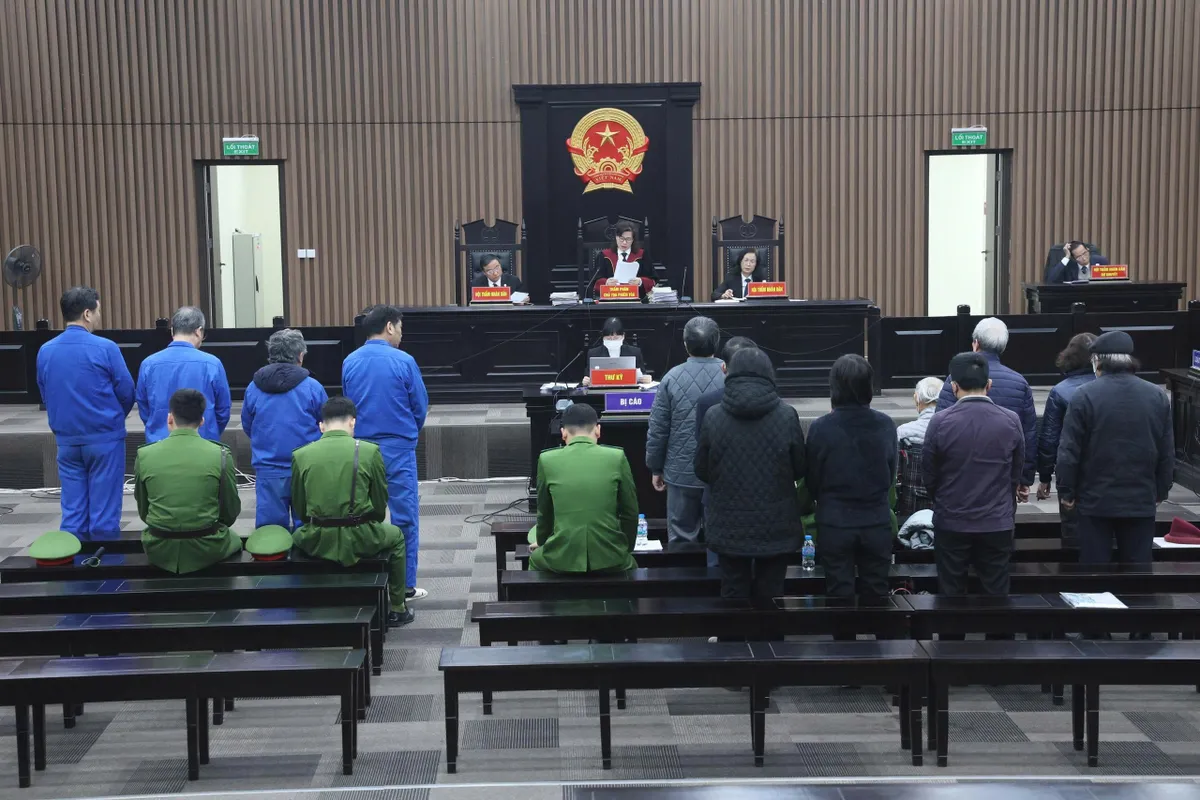 Cựu Chủ tịch Vicem bị tuy&ecirc;n phạt 13 năm t&ugrave; trong vụ t&ograve;a th&aacute;p ngh&igrave;n tỷ bỏ hoang- Ảnh 2.