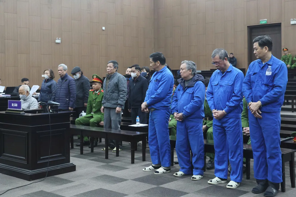 Cựu Chủ tịch Vicem bị tuy&ecirc;n phạt 13 năm t&ugrave; trong vụ t&ograve;a th&aacute;p ngh&igrave;n tỷ bỏ hoang- Ảnh 3.