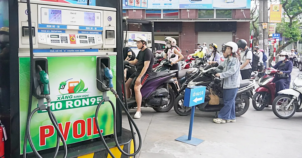 Bộ Công Thương nêu lý do bỏ xăng RON95, chỉ bán xăng sinh học từ 1/6 - Ảnh 2.
