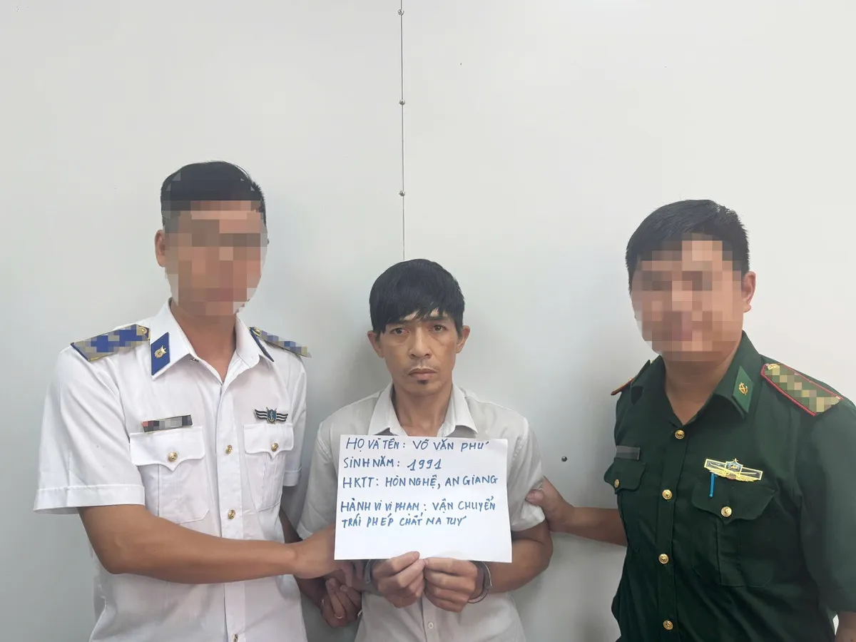 An Giang: Bắt quả tang đối tượng mang ma tu&yacute; từ đất liền ra Ph&uacute; Quốc - Ảnh 1.