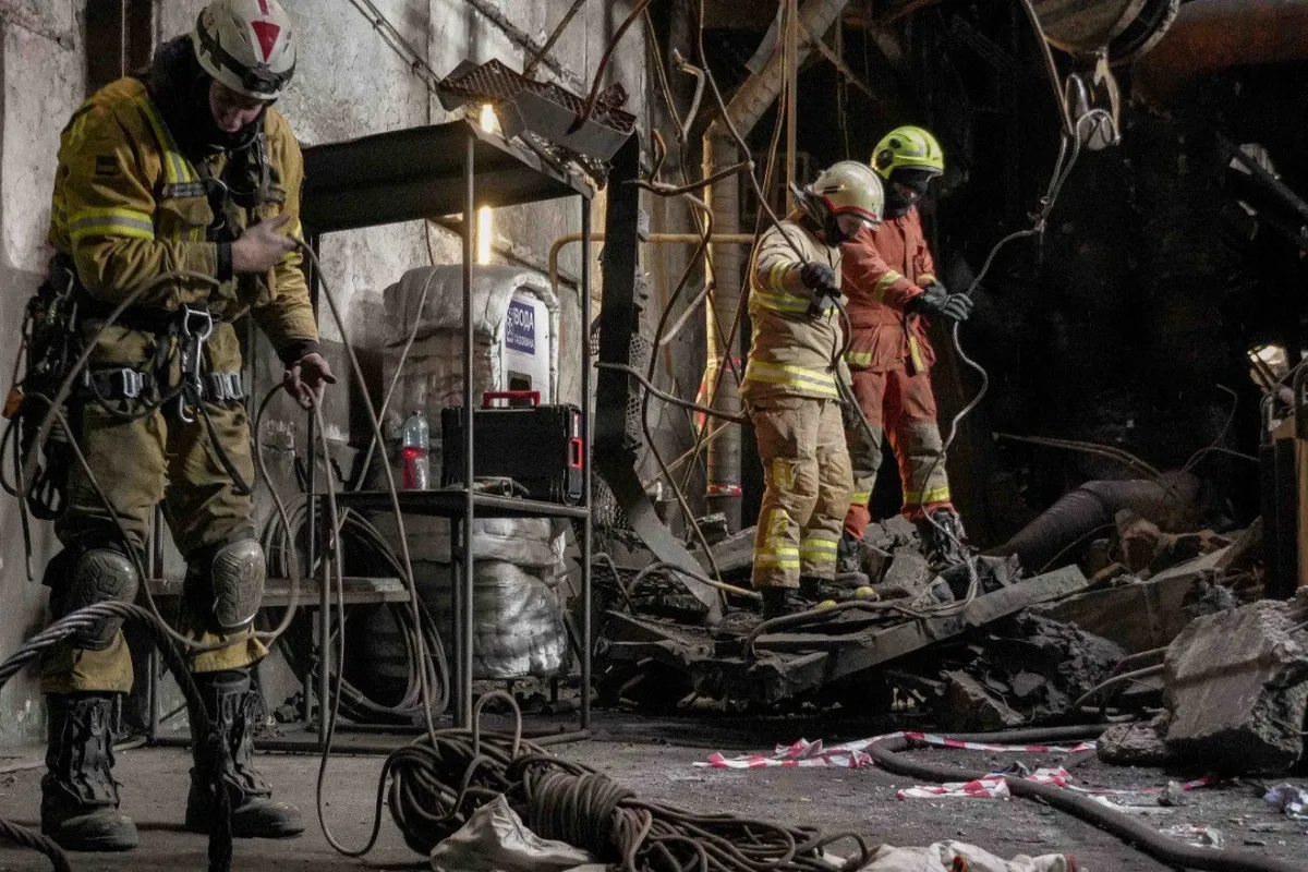 UAV tấn c&ocirc;ng tầm xa của Nga ph&aacute; hủy trực thăng qu&acirc;n sự của Ukraine  - Ảnh 2.