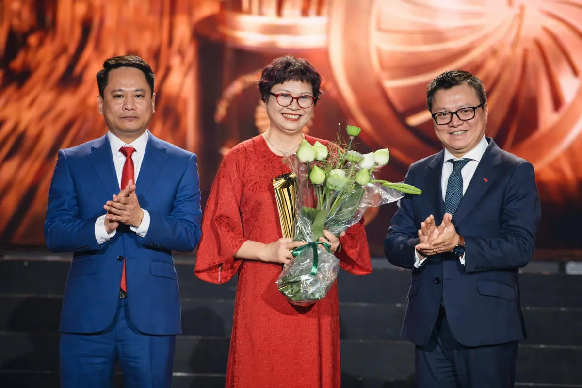 Giải thưởng Tinh Hoa Việt: Nhiều nghệ sĩ, t&aacute;c phẩm đ&igrave;nh đ&aacute;m trong năm 2025 được vinh danh - Ảnh 2.