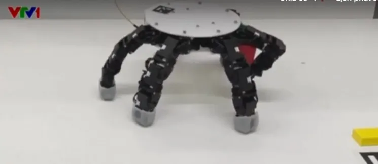 B&agrave;n tay robot tự t&aacute;ch rời, di chuyển v&agrave; quay về vị tr&iacute; cũ - Ảnh 1.