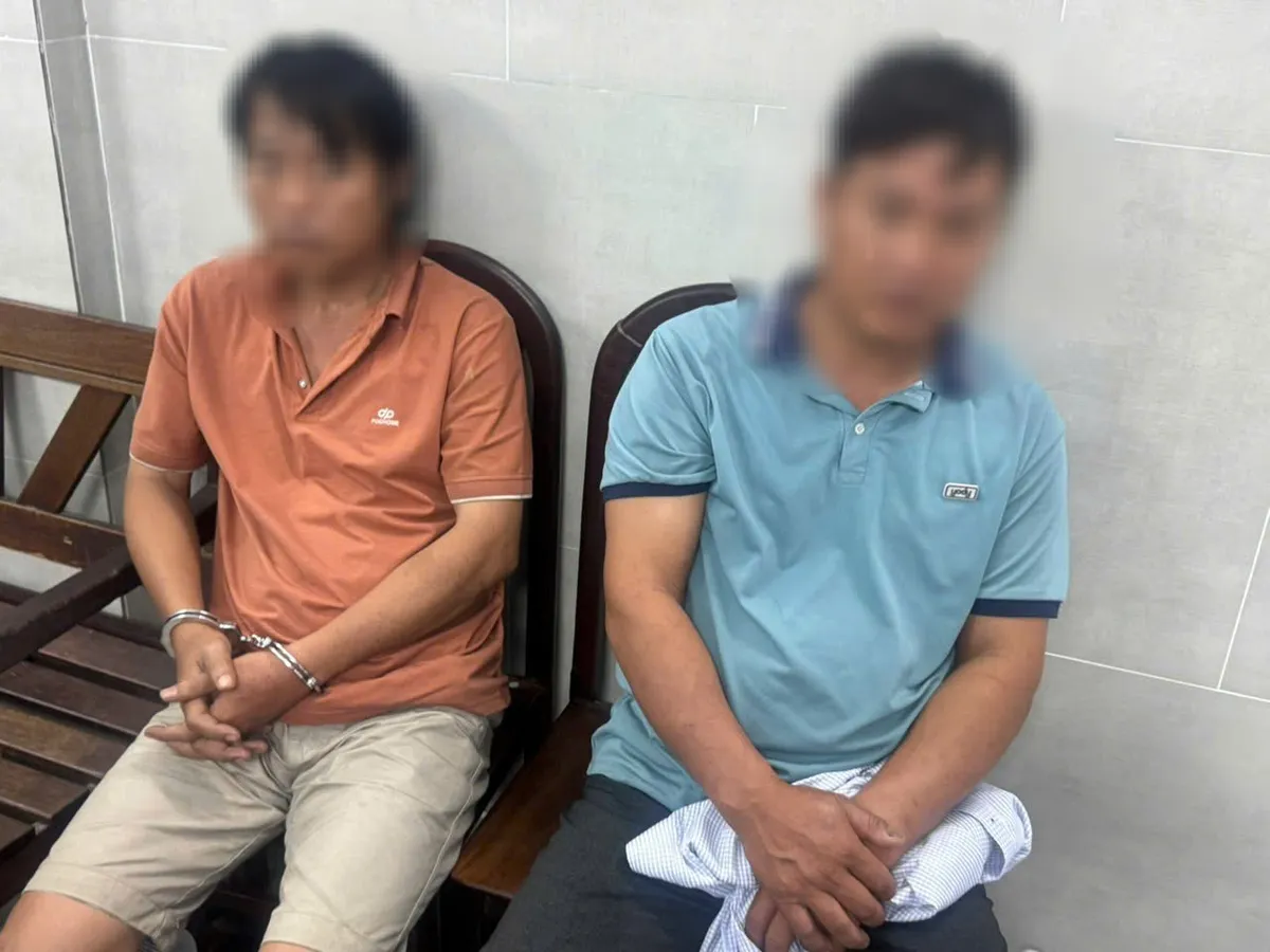 Bắt giữ đối tượng trộm thiên nga tại Thảo Cầm viên Sài Gòn - Ảnh 1.