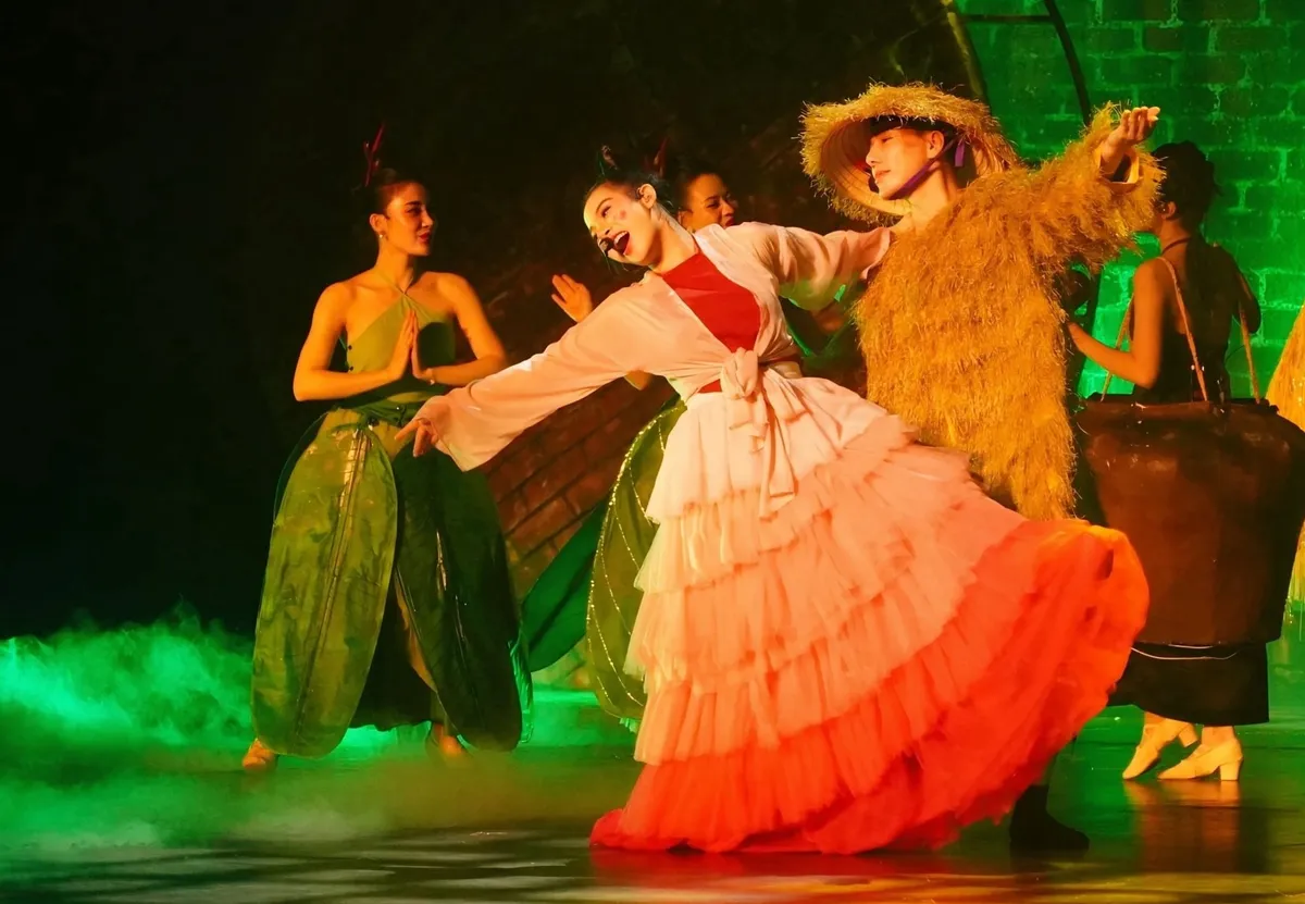 Nhạc kịch Giấc mơ Chí Phèo đoạt giải thưởng Tinh hoa sân khấu- Ảnh 2. Nhạc kịch Giấc mơ Chí Phèo đoạt giải thưởng Tinh hoa sân khấu- Ảnh 2.