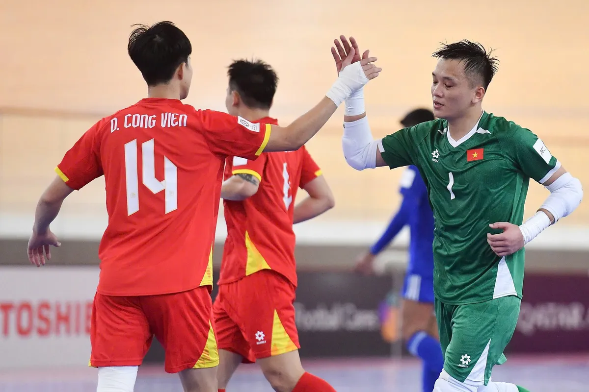 Tuyển futsal Việt Nam ngược dòng kịch tính - Ảnh 1.