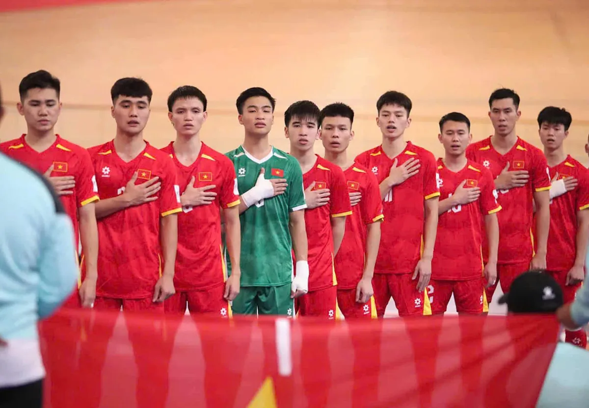 Tuyển futsal Việt Nam ngược dòng kịch tính - Ảnh 2.