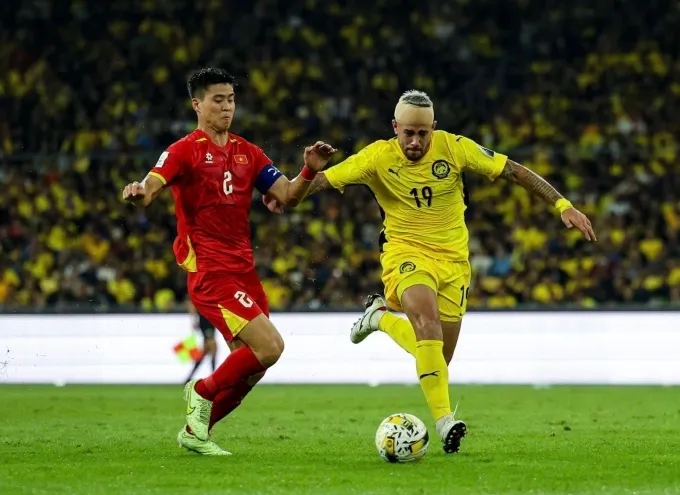 CAS tạm dỡ lệnh cấm của FIFA, nh&oacute;m cầu thủ nhập tịch Malaysia thở ph&agrave;o- Ảnh 1.