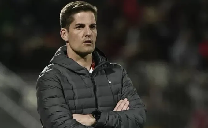 HLV Robert Moreno bị tố lạm dụng AI ở Sochi, chiến lược gia T&acirc;y Ban Nha l&ecirc;n tiếng b&aacute;c bỏ- Ảnh 1.