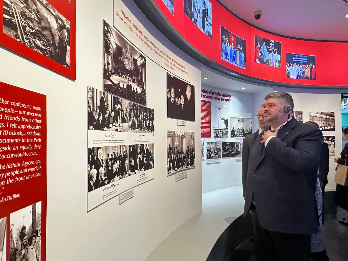 Madame B&igrave;nh - tr&iacute; tuệ, bản lĩnh của phụ nữ Việt Nam thời đại Hồ Ch&iacute; Minh - Ảnh 13.