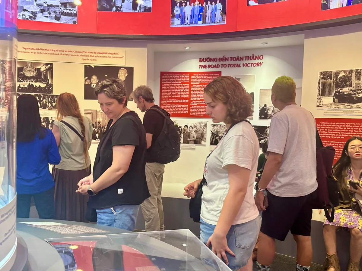 Madame B&igrave;nh - tr&iacute; tuệ, bản lĩnh của phụ nữ Việt Nam thời đại Hồ Ch&iacute; Minh - Ảnh 14.