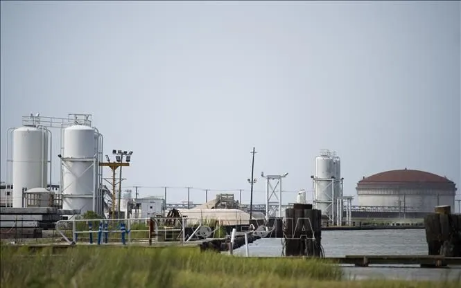 Nhà máy xử lý khí đốt tự nhiên hóa lỏng ở bang Louisiana, Mỹ. Ảnh: AFP/TTXVN