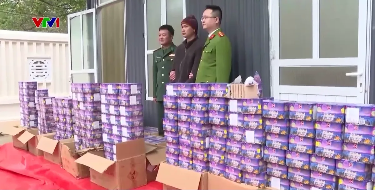 Đấu tranh quyết liệt với các vi phạm về pháo nổ dịp Tết- Ảnh 3. Đấu tranh quyết liệt với các vi phạm về pháo nổ dịp Tết- Ảnh 3.