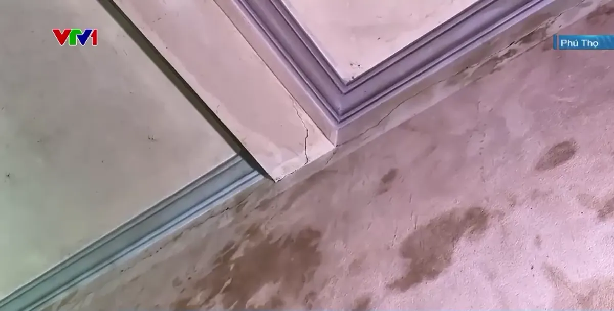 Nhiều nhà dân ở Phú Thọ nứt vỡ kéo dài, chưa rõ nguyên nhân- Ảnh 3.