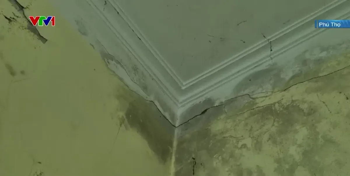 Nhiều nhà dân ở Phú Thọ nứt vỡ kéo dài, chưa rõ nguyên nhân- Ảnh 1.