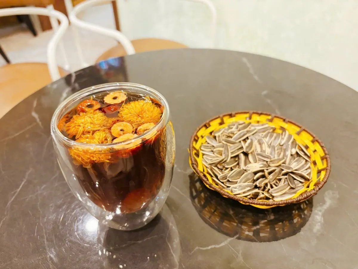 Những thức uống gi&uacute;p ngủ ngon tự nhi&ecirc;n- Ảnh 1.