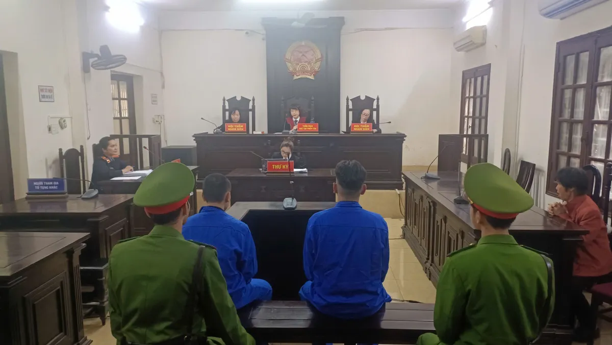 Hà Nội: Hoãn phiên toàn xét xử “tổng tài” gây rối trật tự tại quán cà phê- Ảnh 1. Hà Nội: Hoãn phiên toàn xét xử “tổng tài” gây rối trật tự tại quán cà phê- Ảnh 1.