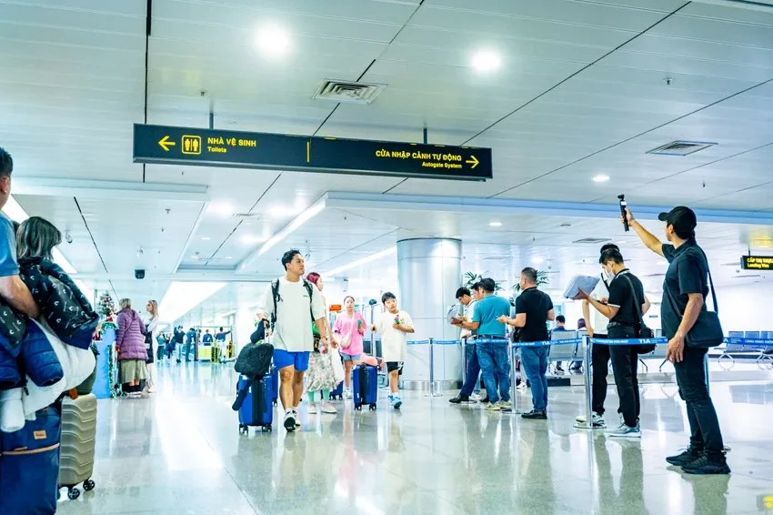 TP Hồ Ch&iacute; Minh tăng cường gi&aacute;m s&aacute;t nhập cảnh, kiểm so&aacute;t dịch bệnh Nipah - Ảnh 1.