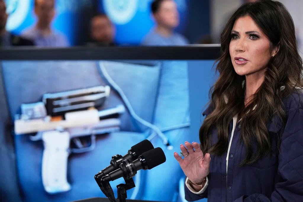 Nhà Trắng phát tín hiệu nhượng bộ trước làn sóng phản đối dữ dội ở Minnesota- Ảnh 3. Nhà Trắng phát tín hiệu nhượng bộ trước làn sóng phản đối dữ dội ở Minnesota- Ảnh 3.