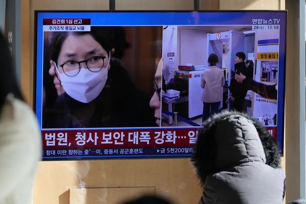 H&agrave;n Quốc tuy&ecirc;n &aacute;n cựu Đệ nhất phu nh&acirc;n H&agrave;n Quốc Kim Keon Hee- Ảnh 1.